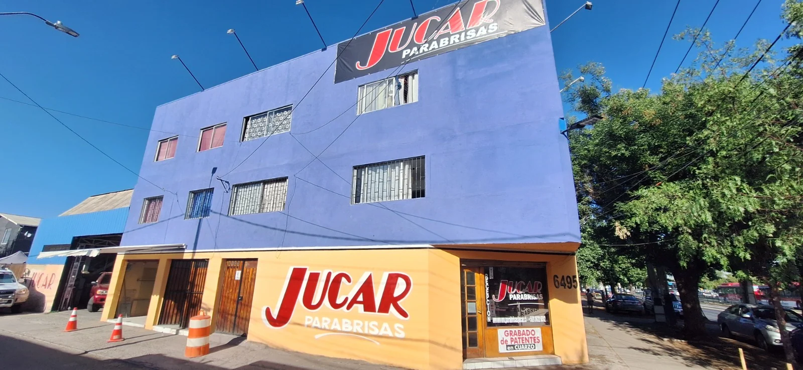 Fachada actual del local de JUCAR Parabrisas en Avenida Grecia 6495